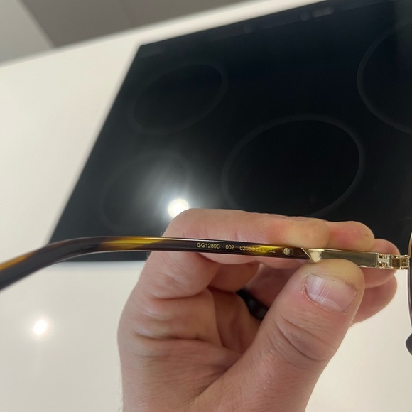 Brand new Gucci sunglasses. Only worn once, got as a gift, not my style - Picture 10 of 11